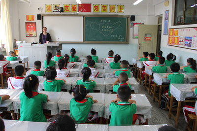 白银区第三小学开展开学第一课:安全第一
