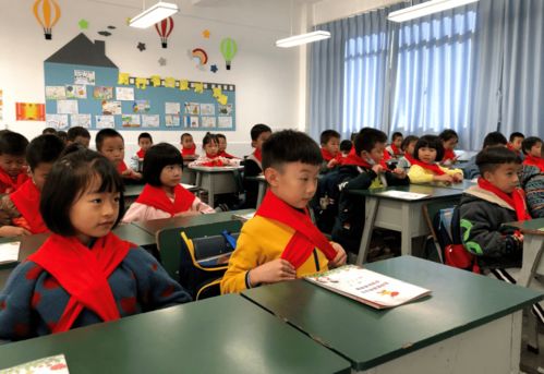 童心向党 队旗飘飘 五华区莲华小学一年级队前教育系列活动